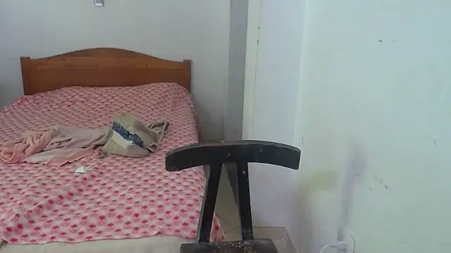 Snapshot of Mia_davis01 chatting on July 18, 5:28 pm Mia davis01 online show from July 18, 5:28 pm