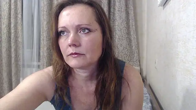 SheLion online show from December 4, 4:27 pm