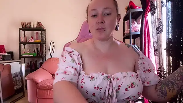 kisicaxx online show from May 29, 10:24 am