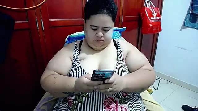 hotlesby4uxxx online show from May 25, 2:01 pm