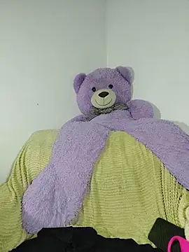 missmelissa  online show from February 15, 11:30 am