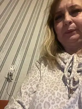 Irina2909xh online show from February 25, 6:28 pm