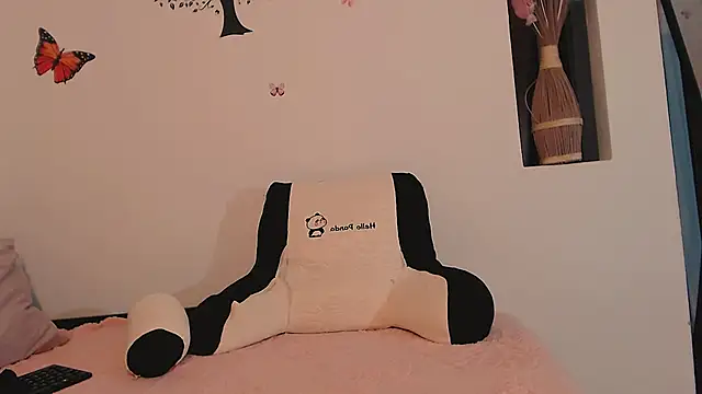 Snapshot of elacoquette chatting on October 13, 1:38 am elacoquette online show from October 13, 1:38 am