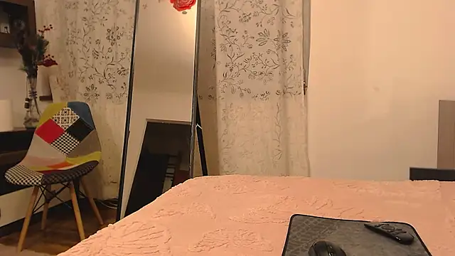 Snapshot of elacoquette chatting on October 15, 12:44 am elacoquette online show from October 15, 12:44 am