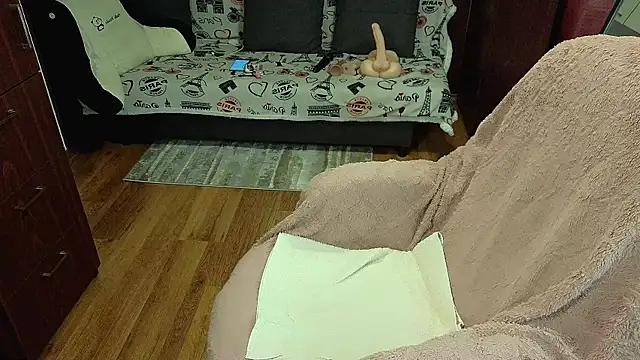 Snapshot of elacoquette chatting on November 9, 3:21 pm elacoquette online show from November 9, 3:21 pm