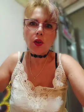 Snapshot of elacoquette chatting on June 12, 5:34 pm elacoquette online show from June 12, 5:34 pm