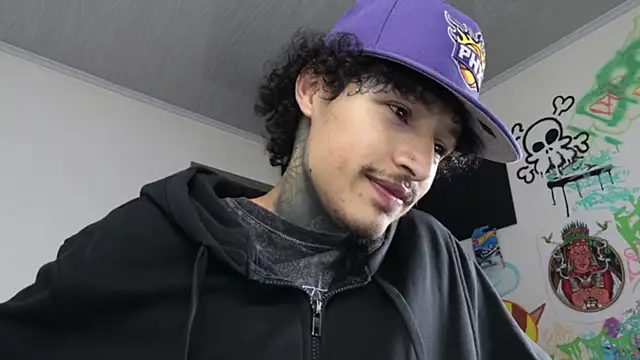 trieone online show from March 27, 2:17 am