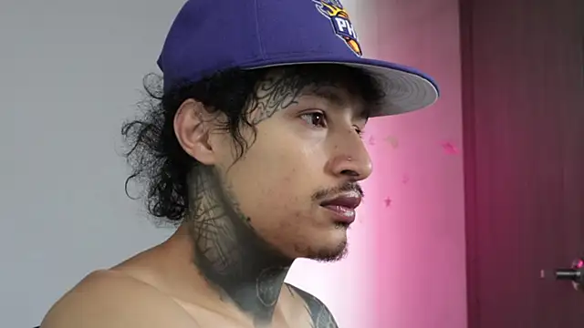 trieone online show from April 12, 2:33 pm