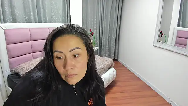 gaby trent online show from July 8, 10:09 am
