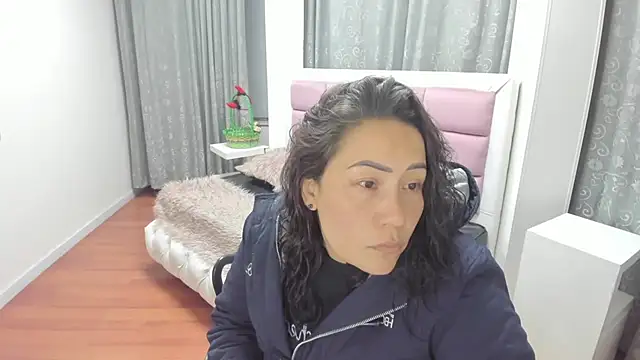 gaby trent online show from July 17, 10:11 am