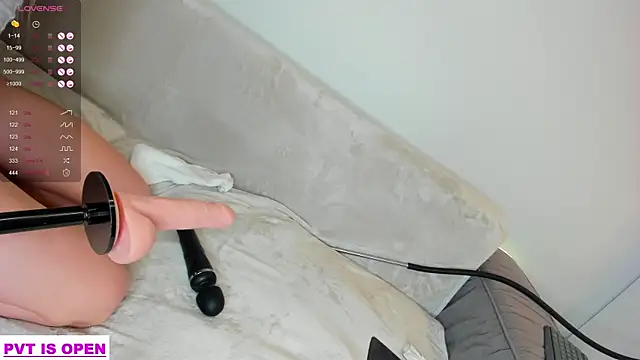 Juicy Bella online show from March 8, 4:17 pm