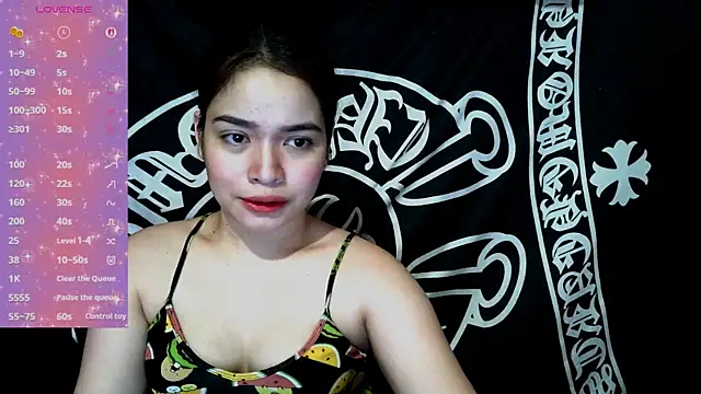 Snapshot of _preciousmoira_ chatting on June 23, 12:41 am preciousmoira online show from June 23, 12:41 am
