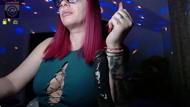 SonyaDevon online show from April 14, 3:01 am