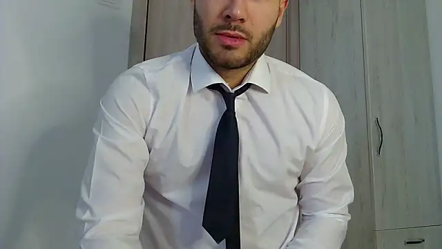 Justynn1 online show from March 23, 6:37 am