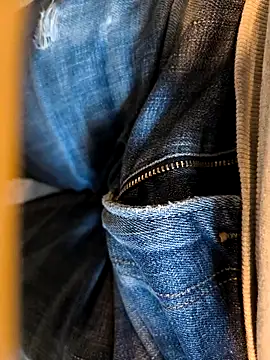 nakedman194  online show from May 11, 8:31 am