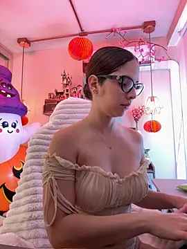 Zoe Bae online show from October 28, 8:44 pm