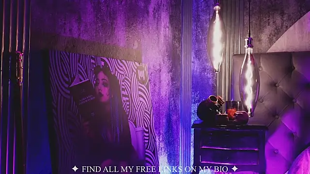 Charlotte Germanotta  online show from April 8, 3:45 pm