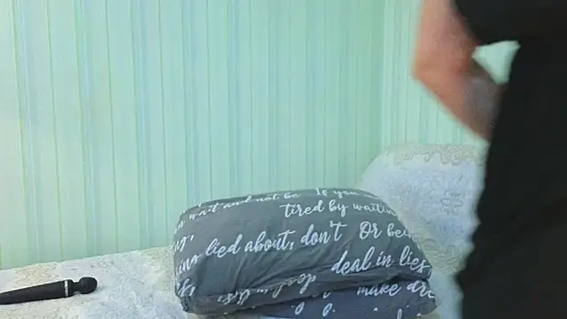  Lily  online show from July 28, 12:48 pm