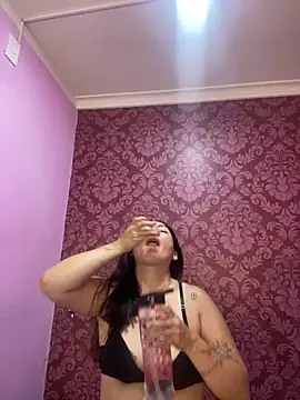 juliana diaz online show from December 18, 11:38 am