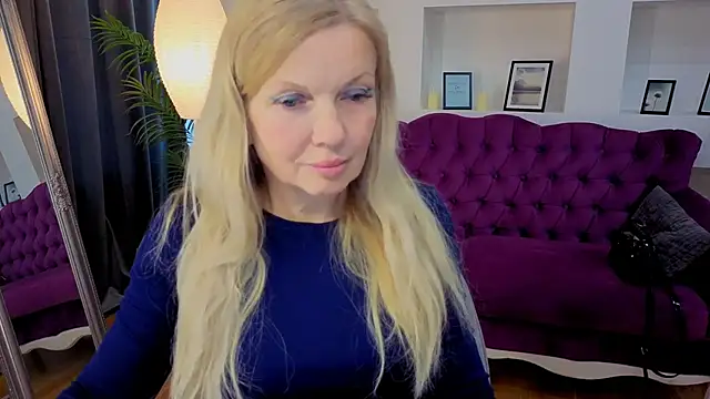 Snapshot of Abby_Moore_ chatting on June 9, 6:47 am Abby Moore online show from June 9, 6:47 am