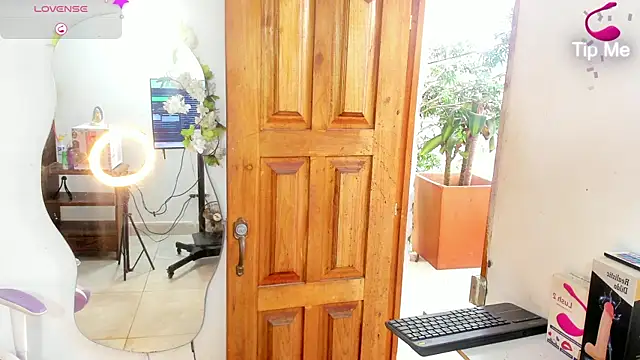 sofia gold  online show from April 8, 3:45 pm