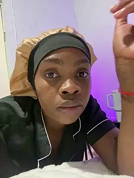 LuciousLips96 online show from March 4, 7:20 pm