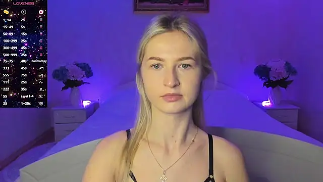 AnnaCarrera online show from December 18, 8:04 pm