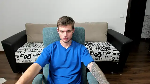 maks wolfis online show from December 19, 11:25 pm