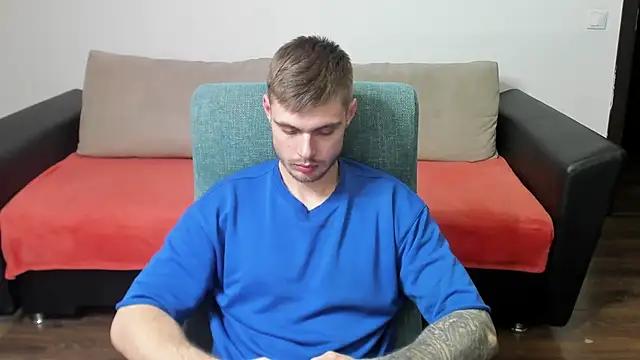 maks wolfis online show from February 3, 11:36 pm