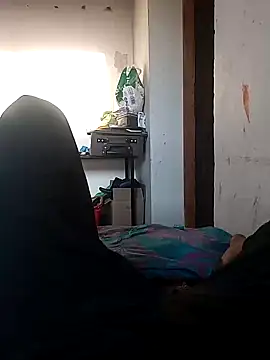 Snapshot of indianguy21 chatting on December 8, 11:24 am indianguy21 online show from December 8, 11:24 am