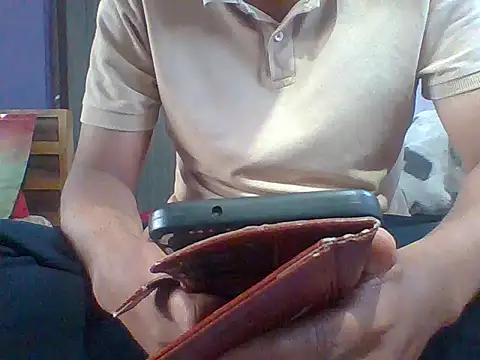 Snapshot of indianguy21 chatting on February 2, 12:37 pm indianguy21 online show from February 2, 12:37 pm