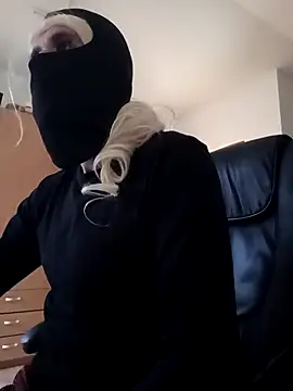 Snapshot of SissyPaula_ chatting on March 23, 9:35 am SissyPaula online show from March 23, 9:35 am