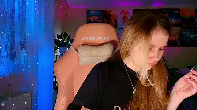 GoodWitch  online show from December 16, 7:35 am