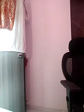 Snapshot of MumbaiMaskGirl chatting on February 21, 7:37 pm MumbaiMaskGirl online show from February 21, 7:37 pm