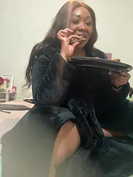 Snapshot of Bootyliciouse21X chatting on June 27, 6:02 pm Bootyliciouse21X online show from June 27, 6:02 pm