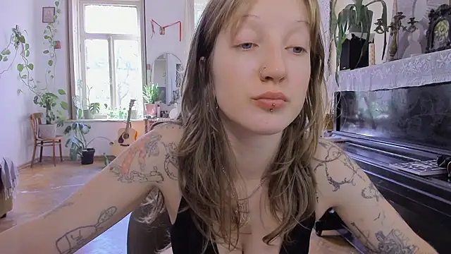 Snapshot of Miranda2_0 chatting on February 23, 9:50 am Miranda2 0 online show from February 23, 9:50 am