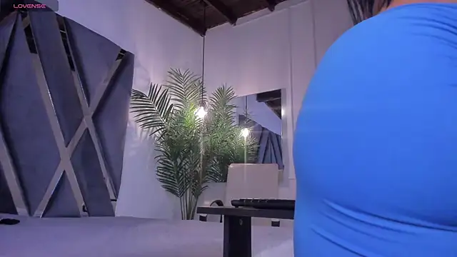 alessandra wells online show from April 17, 11:13 am