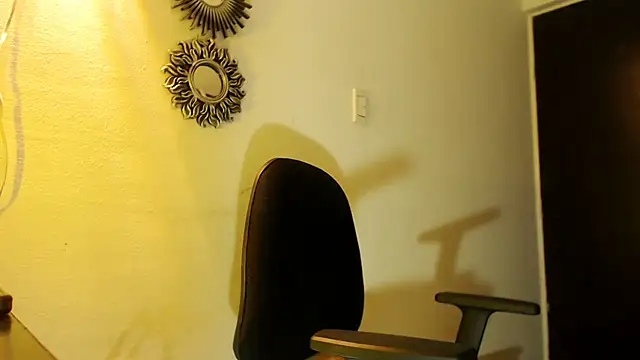 dalilasquirt1 online show from July 11, 1:03 pm
