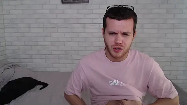 Snapshot of Alexxx_horny chatting on September 27, 9:36 am Alexxx horny online show from September 27, 9:36 am