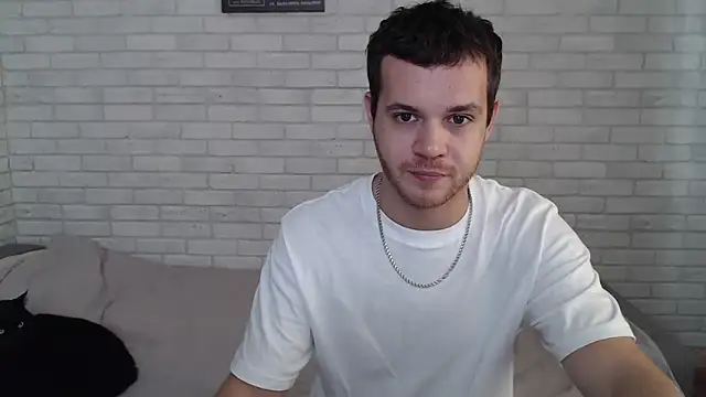 Snapshot of Alexxx_horny chatting on October 9, 6:33 am Alexxx horny online show from October 9, 6:33 am