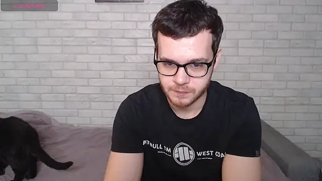 Snapshot of Alexxx_horny chatting on February 16, 8:10 am Alexxx horny online show from February 16, 8:10 am