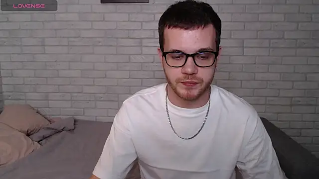 Snapshot of Alexxx_horny chatting on March 28, 3:55 pm Alexxx horny online show from March 28, 3:55 pm