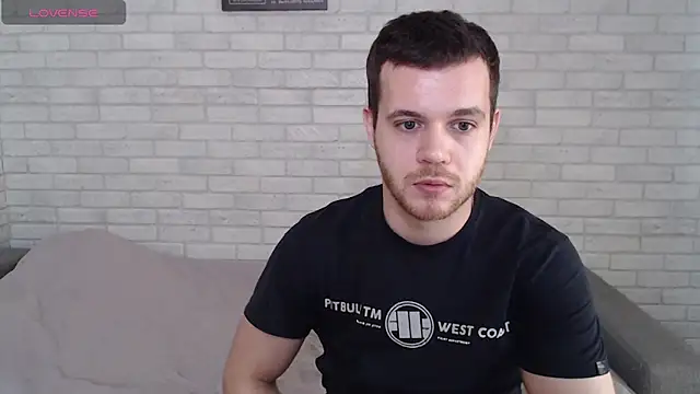 Snapshot of Alexxx_horny chatting on March 30, 8:15 am Alexxx horny online show from March 30, 8:15 am