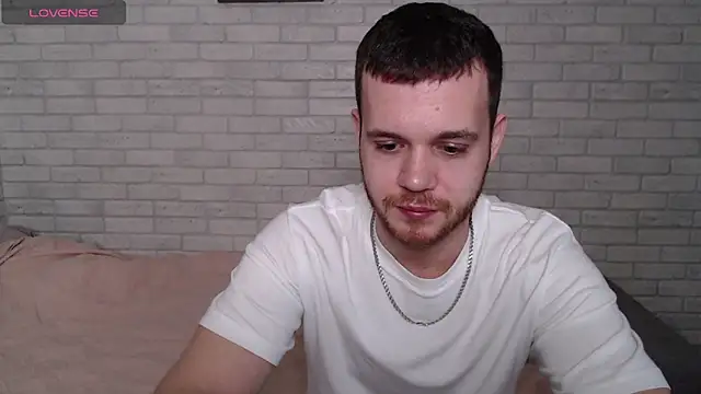 Snapshot of Alexxx_horny chatting on April 6, 4:46 am Alexxx horny online show from April 6, 4:46 am