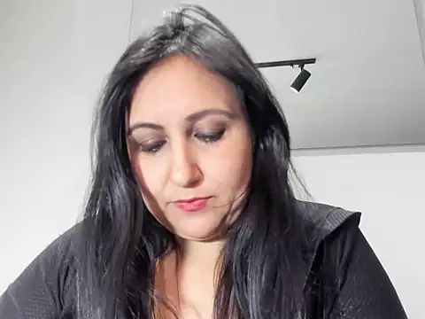 Snapshot of foxy-porn1 chatting on June 1, 9:49 pm foxy-porn1 online show from June 1, 9:49 pm