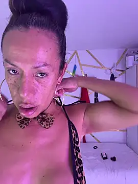 YOURSDEBORA online show from June 2, 6:54 pm