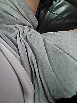 Snapshot of m6sp1 chatting on March 4, 12:44 pm m6sp1 online show from March 4, 12:44 pm