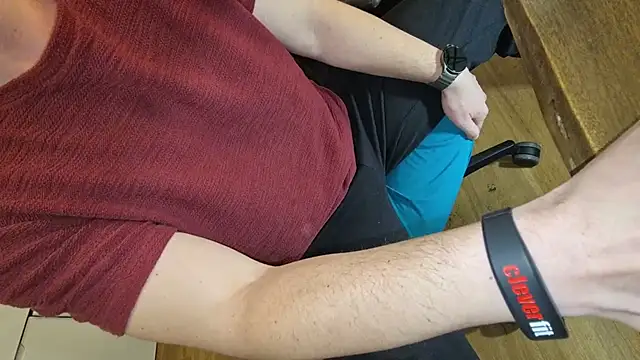 -luckybong- online show from March 2, 11:17 am