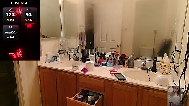 Blondiewithanass online show from April 7, 6:14 am