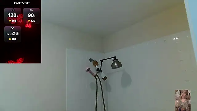 Snapshot of Blondiewithanass chatting on July 10, 11:51 pm Blondiewithanass online show from July 10, 11:51 pm